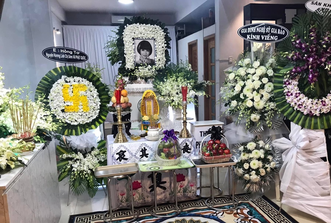Chồng nghệ sĩ Thanh Kim Huệ thẫn thờ trong lễ tang vợ - 5 Chồng nghệ sĩ Thanh Kim Huệ thẫn thờ trong lễ tang vợ - 5