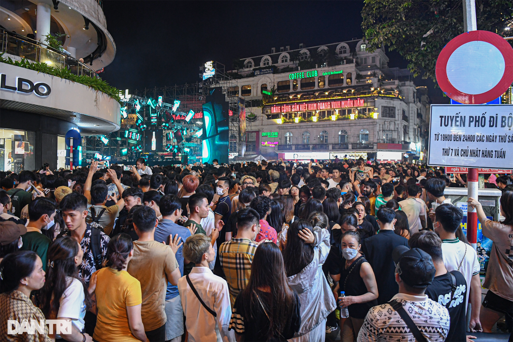 Tham quan ngắm cảnh rồi ngủ sớm, khách Tây thiếu chỗ tiêu tiền ở Việt Nam - 6 Tham quan ngắm cảnh rồi ngủ sớm, khách Tây thiếu chỗ tiêu tiền ở Việt Nam - 6