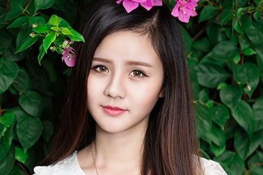 Bất ngờ xuất hiện "bản sao hot girl Midu" sinh năm 1992