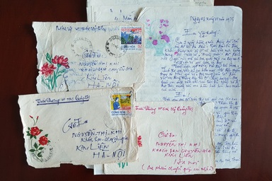 Nhiều cựu binh nghẹn ngào khi đọc lại 300 lá thư của đồng đội trong thời chiến