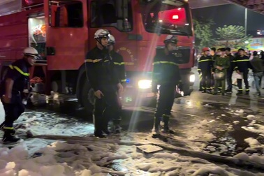 Video ghi cảnh người đàn ông phóng hỏa đốt nhà khiến 11 người chết ở Hà Nội