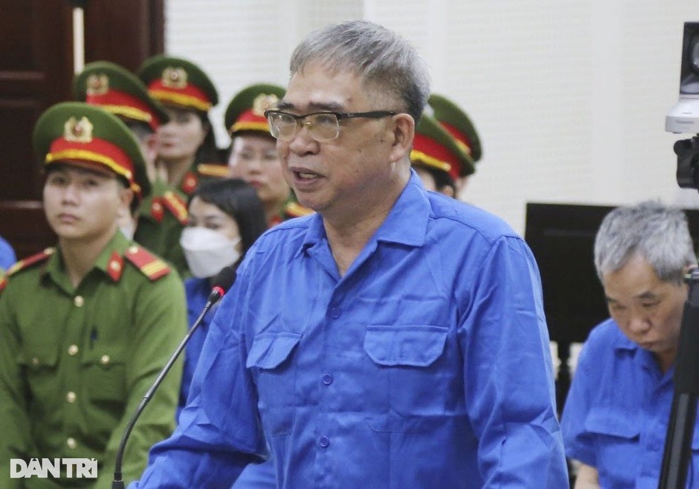 Ông Đỗ Hữu Ca bị đề nghị án 10-11 năm tù - 2 Ông Đỗ Hữu Ca bị đề nghị án 10-11 năm tù - 2