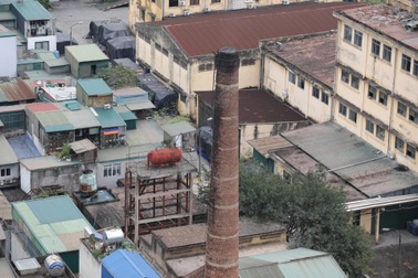 Cuộc sống hiện tại của người dân chung cư tiền tỷ cạnh cột khói khổng lồ