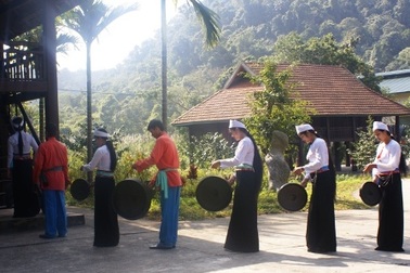 Lối hát Sắc bùa chúc Tết độc đáo của người Mường