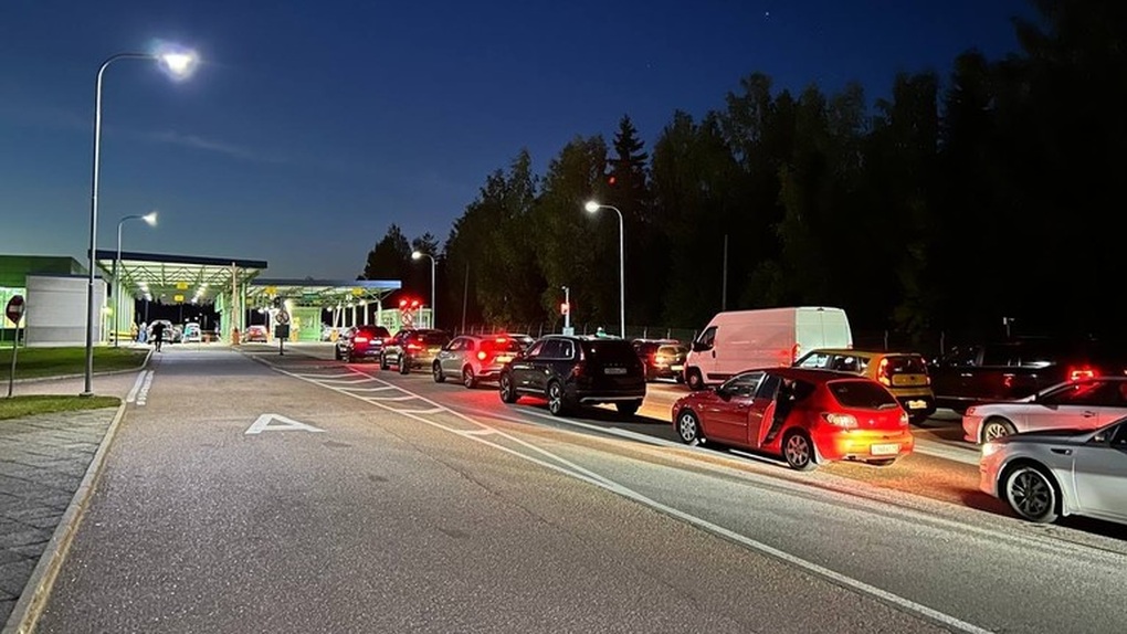 Moscow khuyến cáo công dân không đi ô tô mang biển kiểm soát Nga tới EU - 1 Moscow khuyến cáo công dân không đi ô tô mang biển kiểm soát Nga tới EU - 1