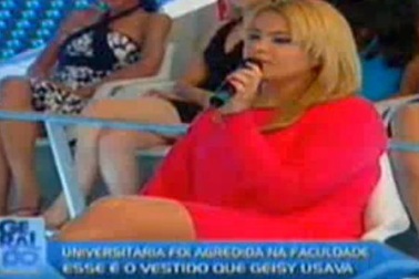 Brazil xôn xao sinh viên bị đuổi học do mặc váy ngắn