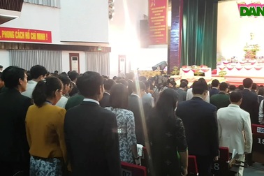 Đại hội Đảng bộ TT-Huế dành phút mặc niệm nạn nhân mưa lũ miền Trung