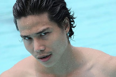 Hoa vương Tiến Đoàn làm ca sĩ 