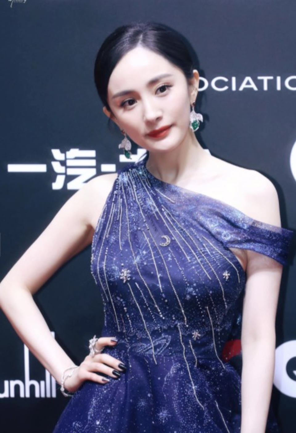 Mặc trùng váy, Dương Mịch và Trương Bá Chi ai đẹp hơn? - 3 Mặc trùng váy, Dương Mịch và Trương Bá Chi ai đẹp hơn? - 3