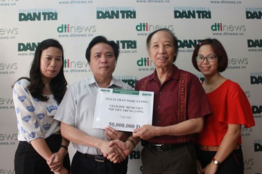 Giám đốc BV Nội tiết Trung ương Trần Ngọc Lương ủng hộ Quỹ Nhân ái 50 triệu đồng