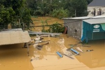 Lũ bất ngờ dâng cao, nhiều thôn ven sông Con ngập lụt