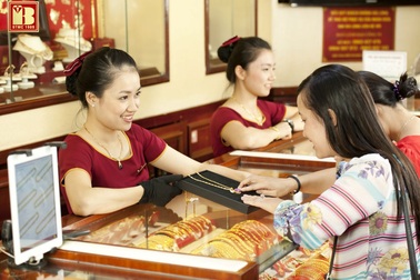 Bảo tín Minh Châu đưa vào sử dụng máy đo tuổi vàng đời mới phục vụ khách hàng