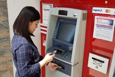 "Chiêu" giúp bạn tránh được phí rút tiền tại ATM