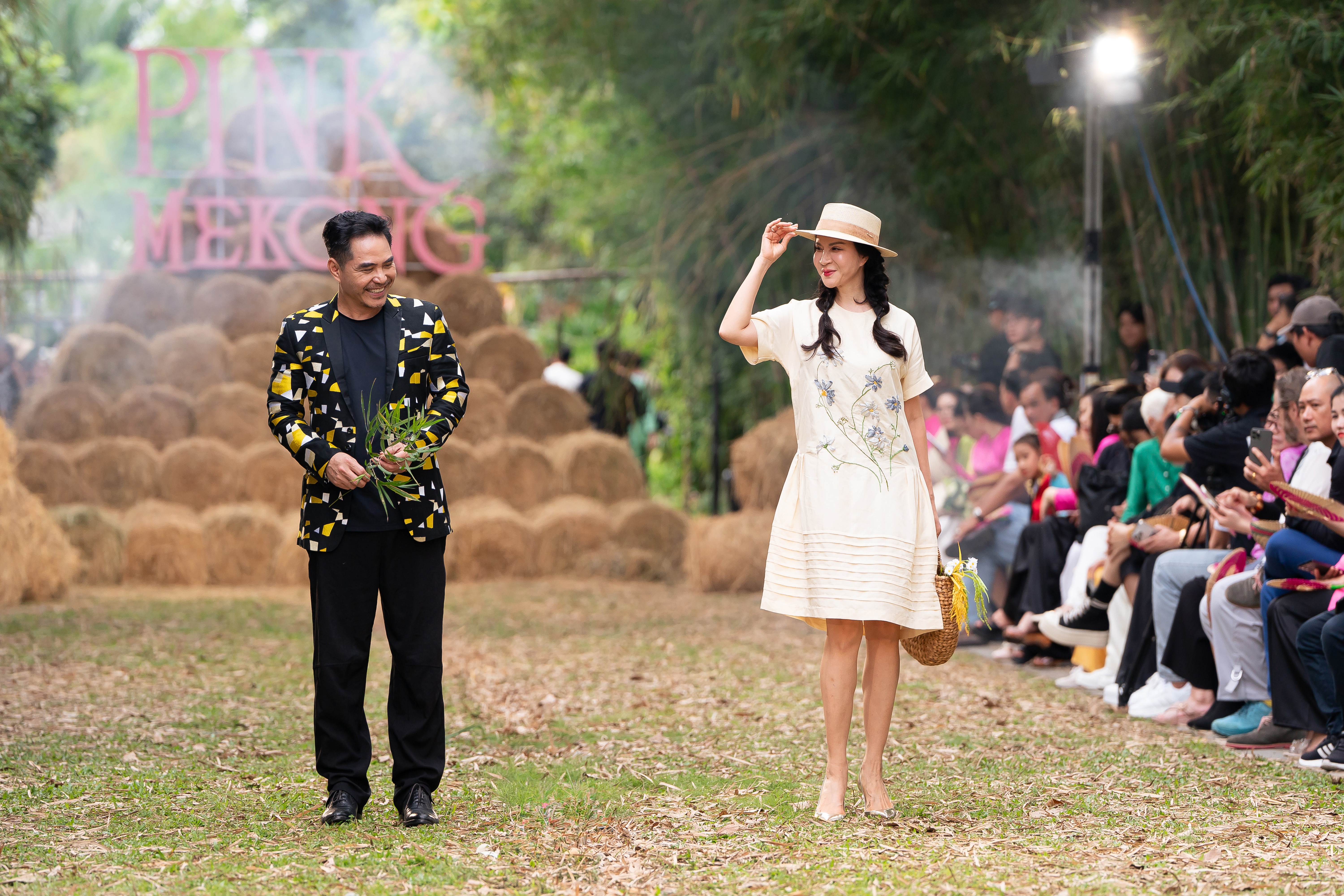 Người đẹp Tây Đô Việt Trinh tái xuất showbiz sau 2 năm giải nghệ - 5 Người đẹp Tây Đô Việt Trinh tái xuất showbiz sau 2 năm giải nghệ - 5
