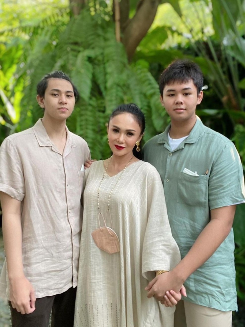 Chuyên gia nói gì về việc nữ ca sĩ cùng hai con trai xem phim khiêu dâm? - 2 Chuyên gia nói gì về việc nữ ca sĩ cùng hai con trai xem phim khiêu dâm? - 2