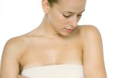 Khắc phục sẹo quanh núm vú sau phẫu thuật thẩm mỹ?