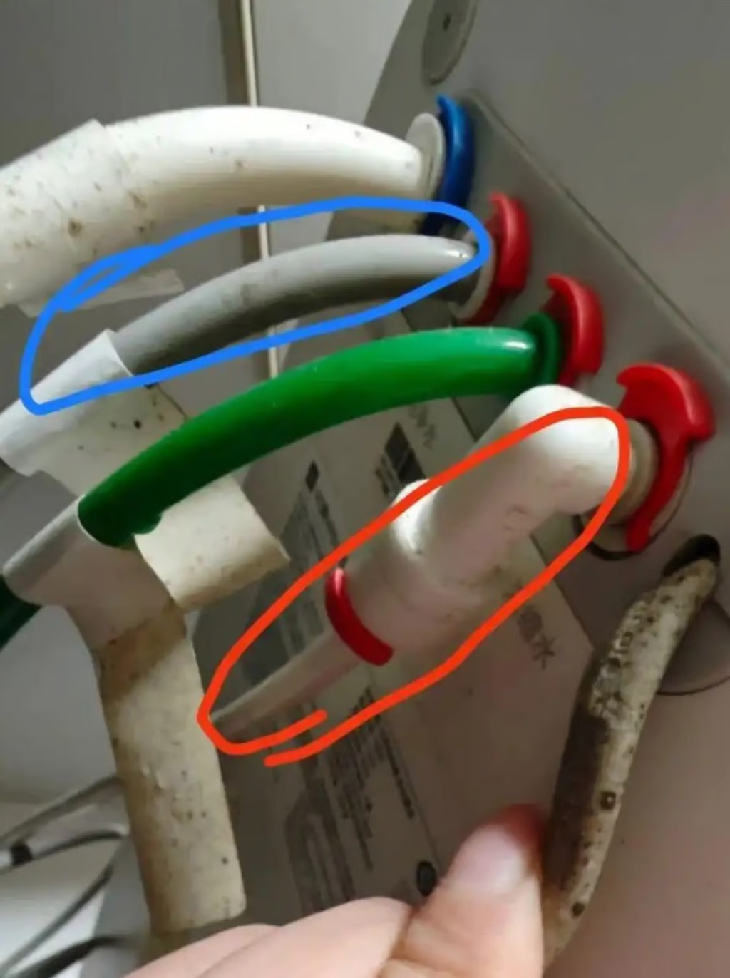 Người phụ nữ sốc khi biết mình uống nhầm nước thải suốt 5 năm - 1 Người phụ nữ sốc khi biết mình uống nhầm nước thải suốt 5 năm - 1