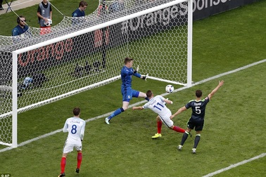 Trọng tài Việt Nam: “Bàn thắng của Vardy vào lưới Wales hợp lệ”