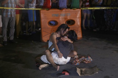 Ông Duterte lệnh cảnh sát giết bất kỳ ai chống cự trong cuộc chiến chống ma túy