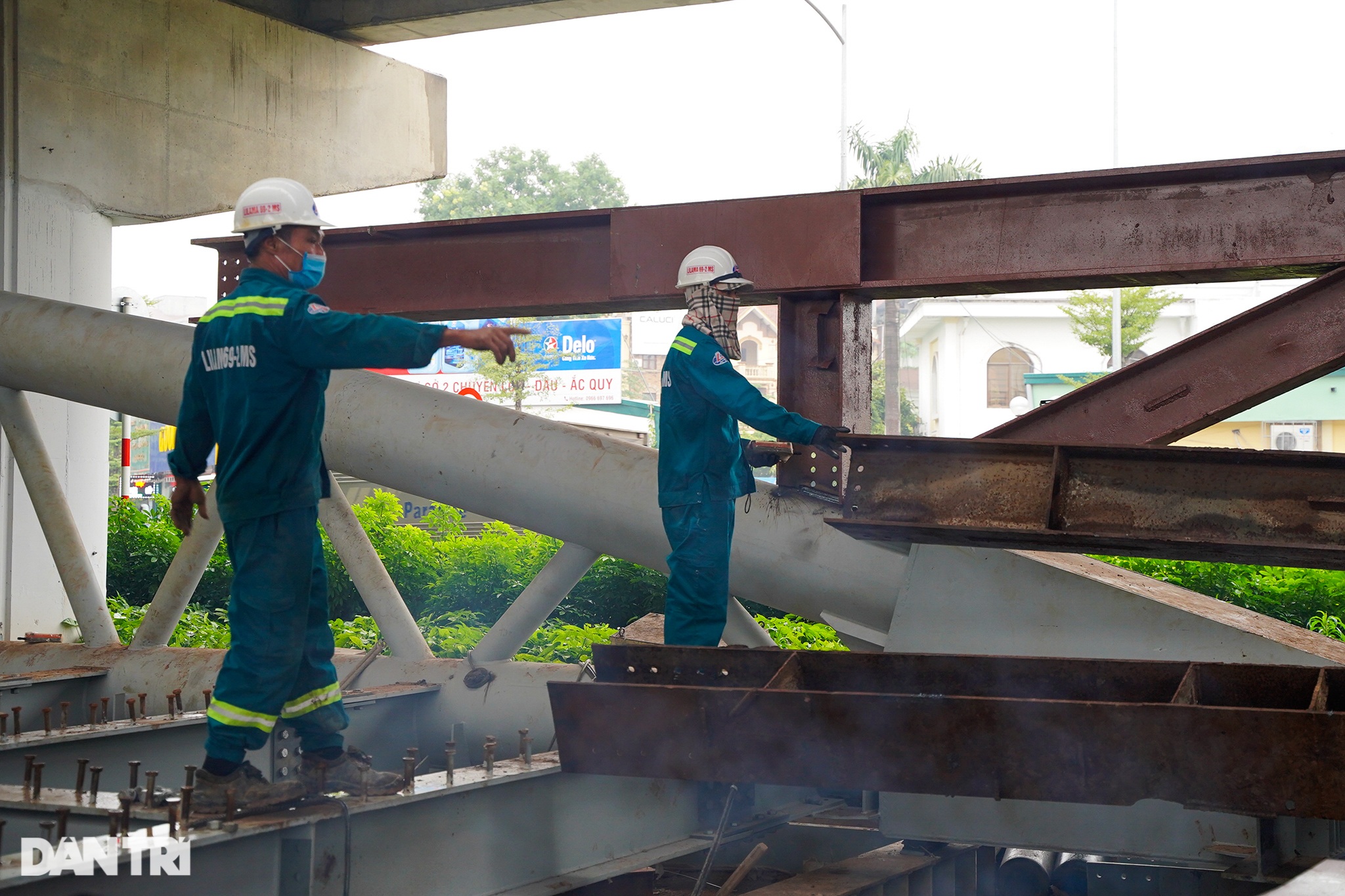 Độc đáo cây cầu vòm sắt nằm lọt thỏm dưới gầm đường Vành đai 3 ở Hà Nội - 8 Độc đáo cây cầu vòm sắt nằm lọt thỏm dưới gầm đường Vành đai 3 ở Hà Nội - 8