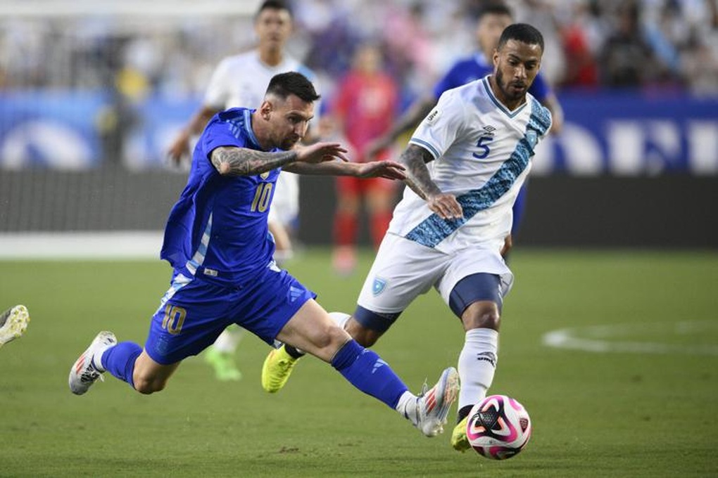 Messi bùng nổ với cú đúp, Argentina thắng tưng bừng trước Copa America - 1