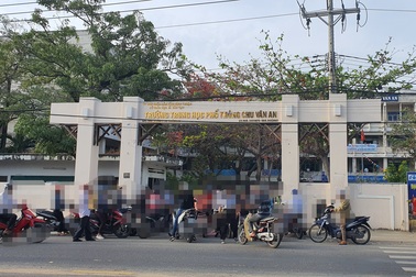 Người phụ nữ để lại thư tuyệt mệnh rồi vào trường học nhảy lầu tự tử