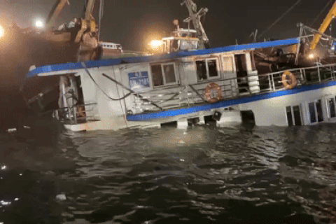 Tìm thêm 4 thi thể khi trục vớt tàu Vịnh Xanh, số người chết lên tới 35