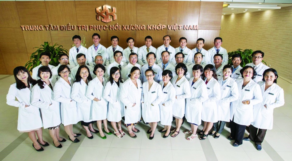 Trung Tâm Điều trị phục hồi Xương khớp Việt Nam phát khẩu trang miễn phí online - 3 Trung Tâm Điều trị phục hồi Xương khớp Việt Nam phát khẩu trang miễn phí online - 3
