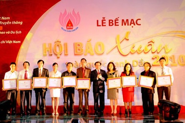 Bế mạc Hội báo Xuân Canh Dần 2010