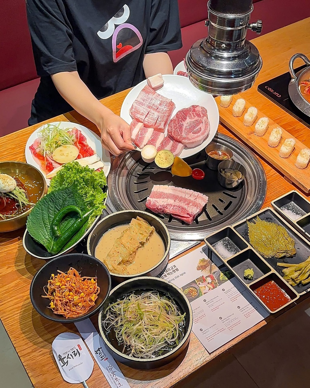 5 restoran daging panggang paling lazat yang menarik minat golongan muda di kawasan My Dinh - 2 Top 5 quán thịt nướng ngon, thu hút giới trẻ khu vực Mỹ Đình - 2