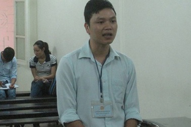 Lôi kéo mọi người xem phim “sex”, nhân viên ngân hàng bị phạt tù