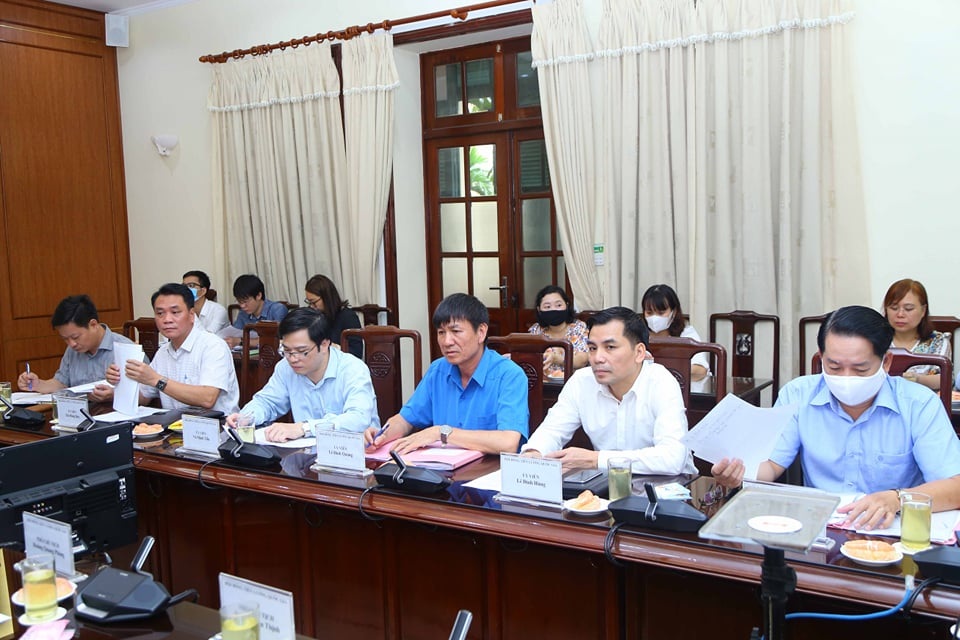 Lương tối thiểu 2021: Nhiều diễn biến bất ngờ, Tổng LĐLĐ VN không bỏ phiếu - 2 Lương tối thiểu 2021: Nhiều diễn biến bất ngờ, Tổng LĐLĐ VN không bỏ phiếu - 2