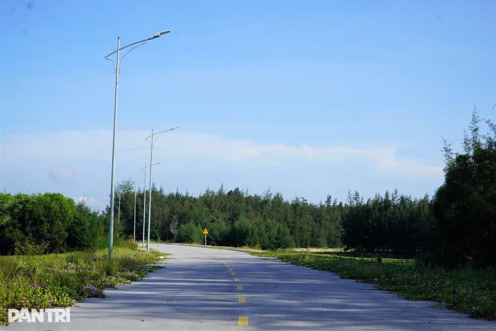Dự án đường trục ngang ven biển 3 năm làm được hơn 1km - 3 Dự án đường trục ngang ven biển 3 năm làm được hơn 1km - 3
