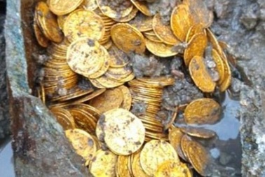 Italia: Phát hiện kho báu trị giá hàng triệu euro bên dưới nhà hát cũ