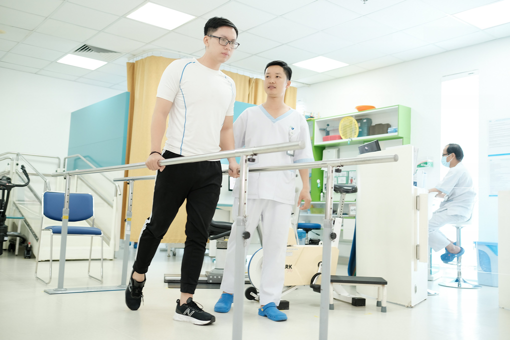 Sáng lên bàn mổ, chiều tập vận động: chuyện không lạ ở Bệnh viện FV - 3 Sáng lên bàn mổ, chiều tập vận động: chuyện không lạ ở Bệnh viện FV - 3