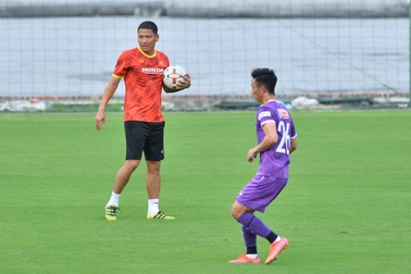 Duy Mạnh nói gì khi Anh Đức trở thành "phó tướng" của HLV Park Hang Seo?