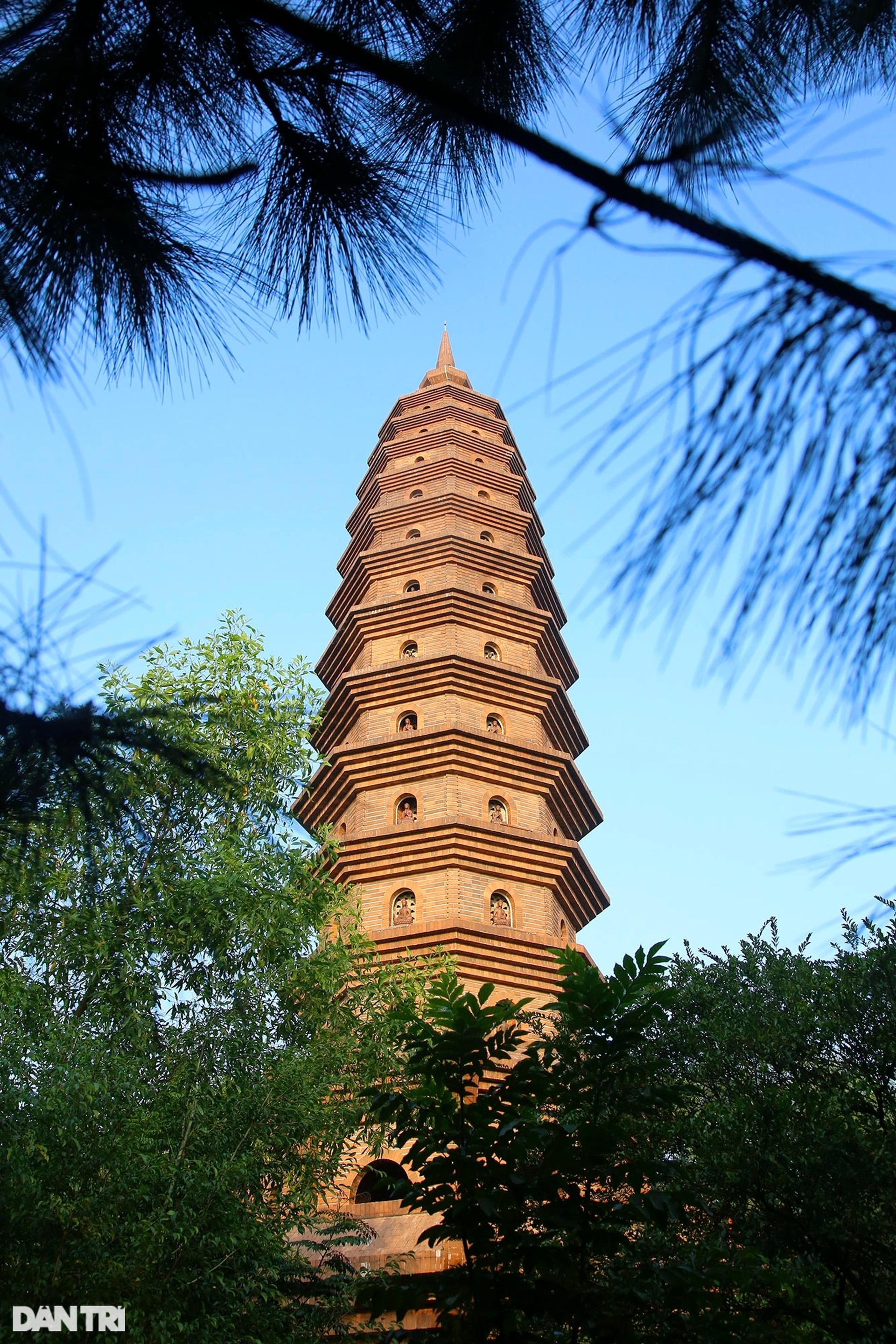 Hai bảo vật quốc gia độc bản nghìn năm tuổi chùa Phật Tích - 9