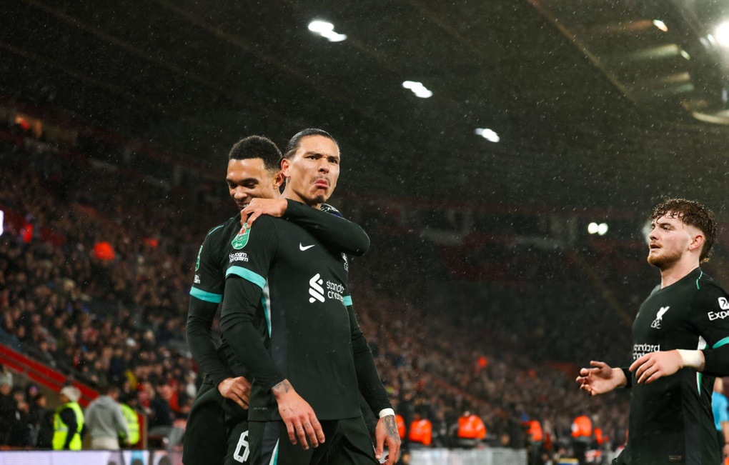 Arsenal, Liverpool into English League Cup semi-finals - 3