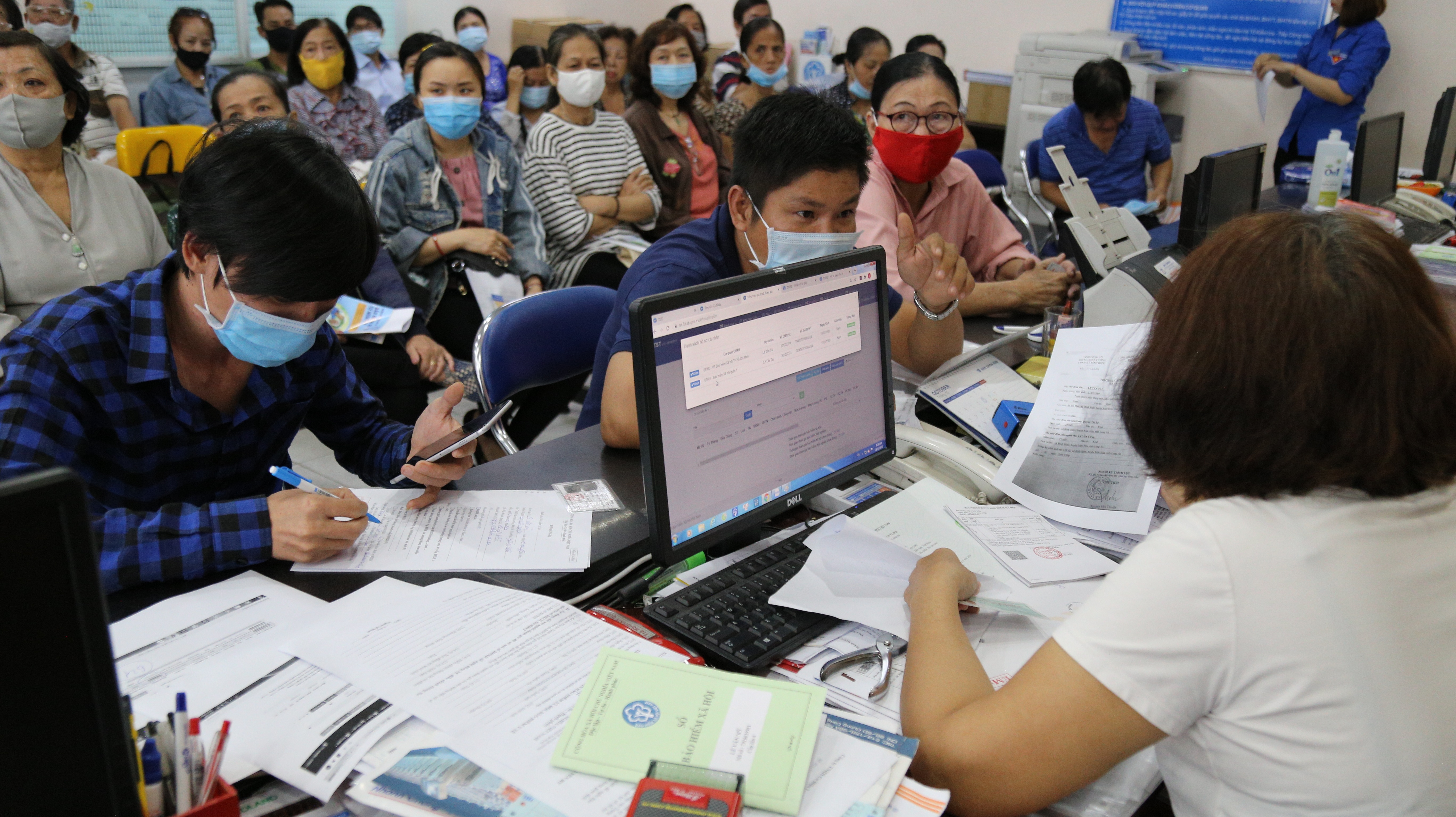 Hôm nay (1/1): Áp dụng các chính sách mới tới hàng chục triệu lao động - 6 Hôm nay (1/1): Áp dụng các chính sách mới tới hàng chục triệu lao động - 6