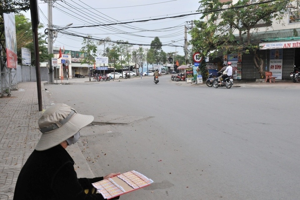 Hoạt động của người dân cả nước sáng ngày đầu năm mới Tân Sửu - 17