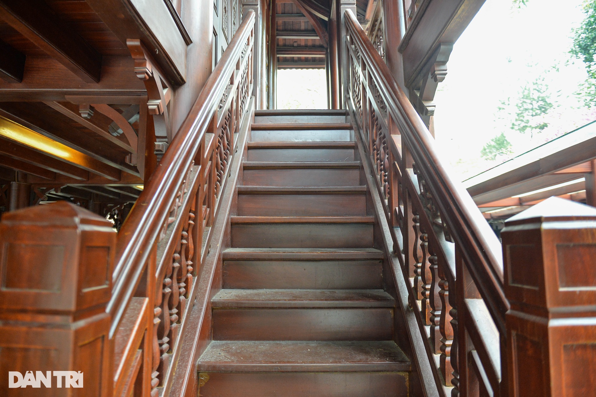 Nhà sàn gỗ lim lớn nhất Việt Nam, trị giá 200 tỷ đồng ở Điện Biên Phủ - 13 Nhà sàn gỗ lim lớn nhất Việt Nam, trị giá 200 tỷ đồng ở Điện Biên Phủ - 13
