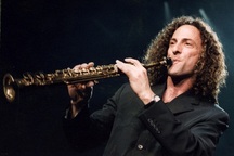 “Ngỡ ngàng” vì 6 bí mật của Kenny G