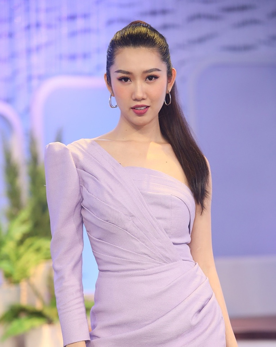 Thúy Ngân từng dùng gậy bóng chày đập vỡ hết đồ trong nhà người yêu - 3 Thúy Ngân từng dùng gậy bóng chày đập vỡ hết đồ trong nhà người yêu - 3