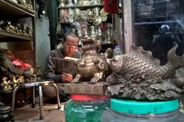 Đồ cổ bạc triệu "hút" khách sành chơi Hà Nội