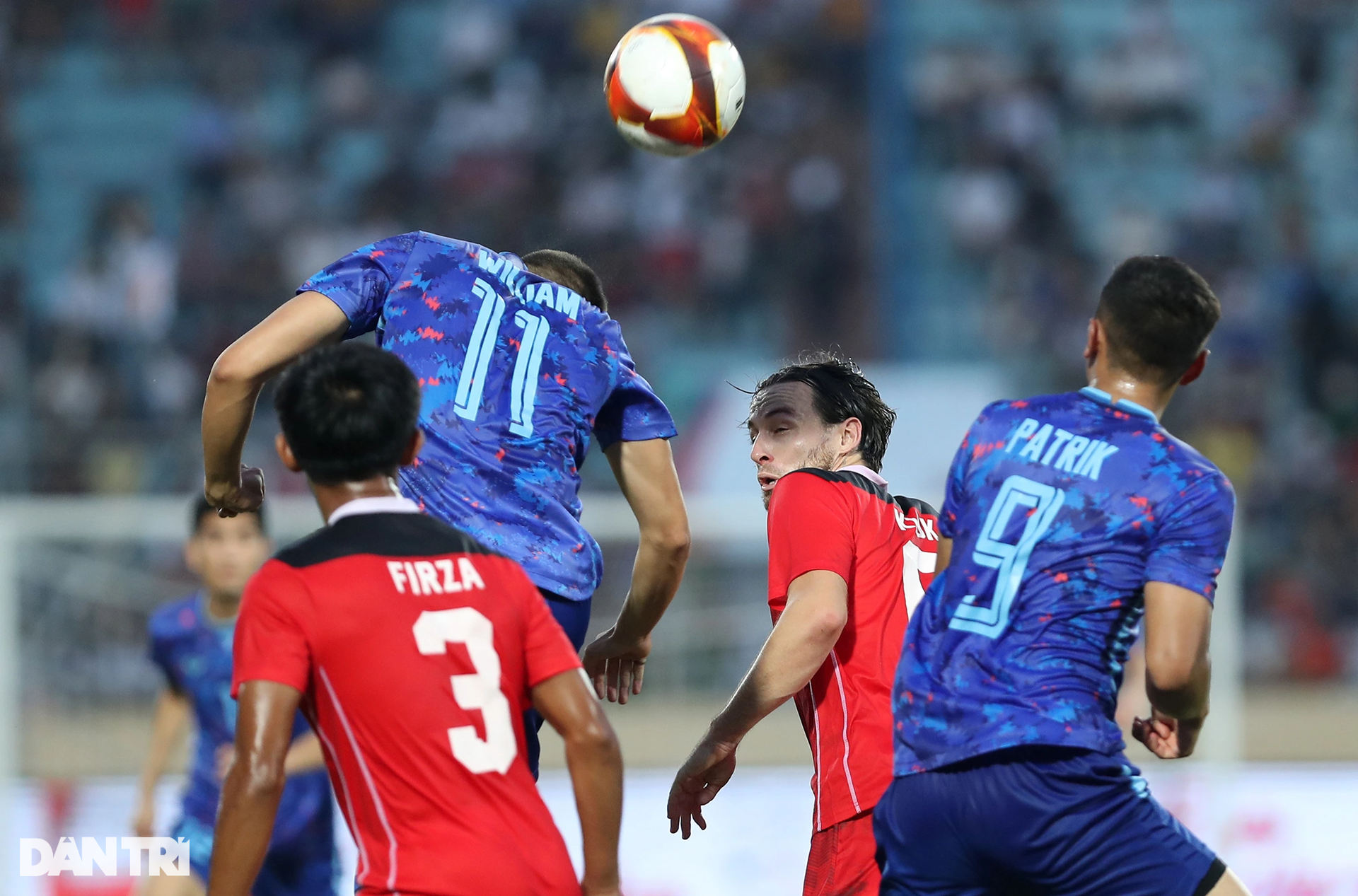 Màn xô xát giữa U23 Thái Lan và U23 Indonesia cùng 4 thẻ đỏ trong 3 phút - 2