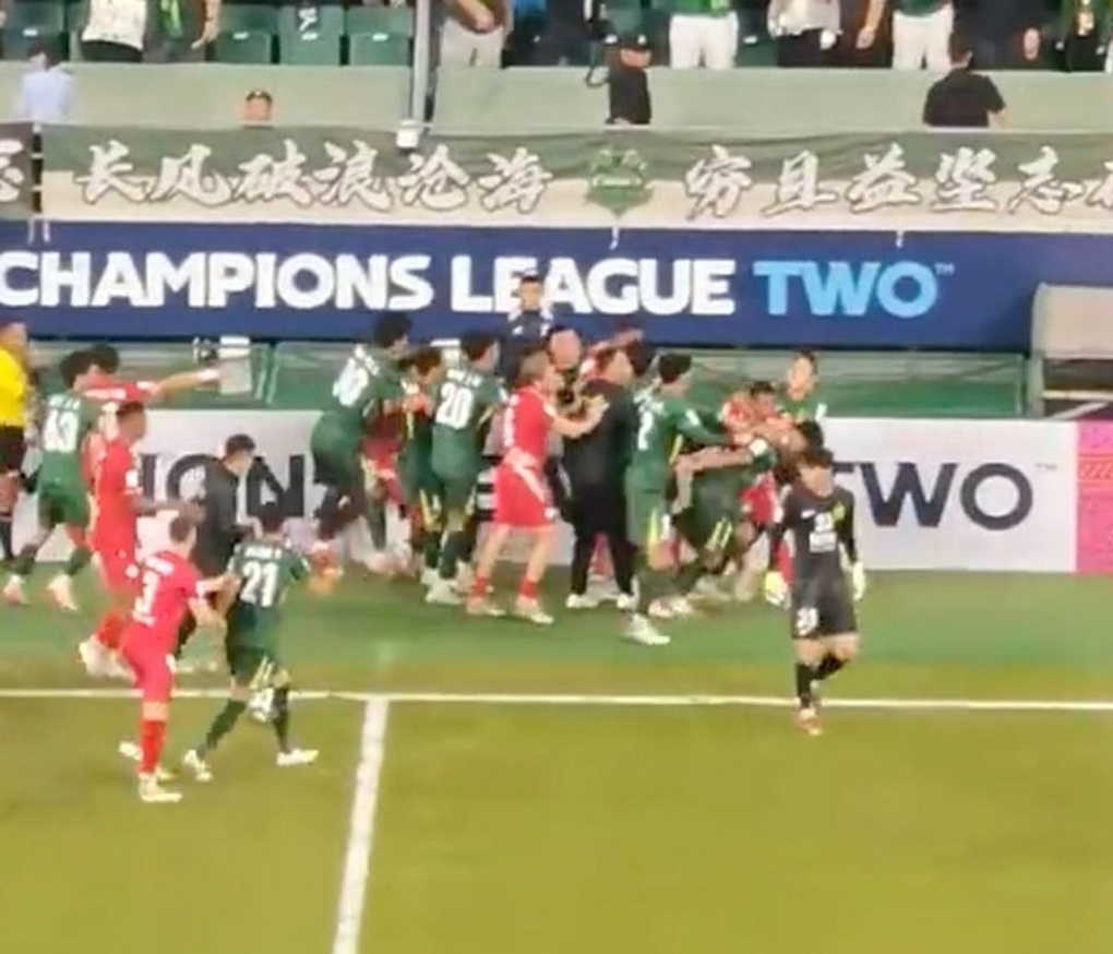 AFC ra án phạt với CLB Công an Hà Nội sau vụ ẩu đả ở cúp châu Á - 3 AFC ra án phạt với CLB Công an Hà Nội sau vụ ẩu đả ở cúp châu Á - 3