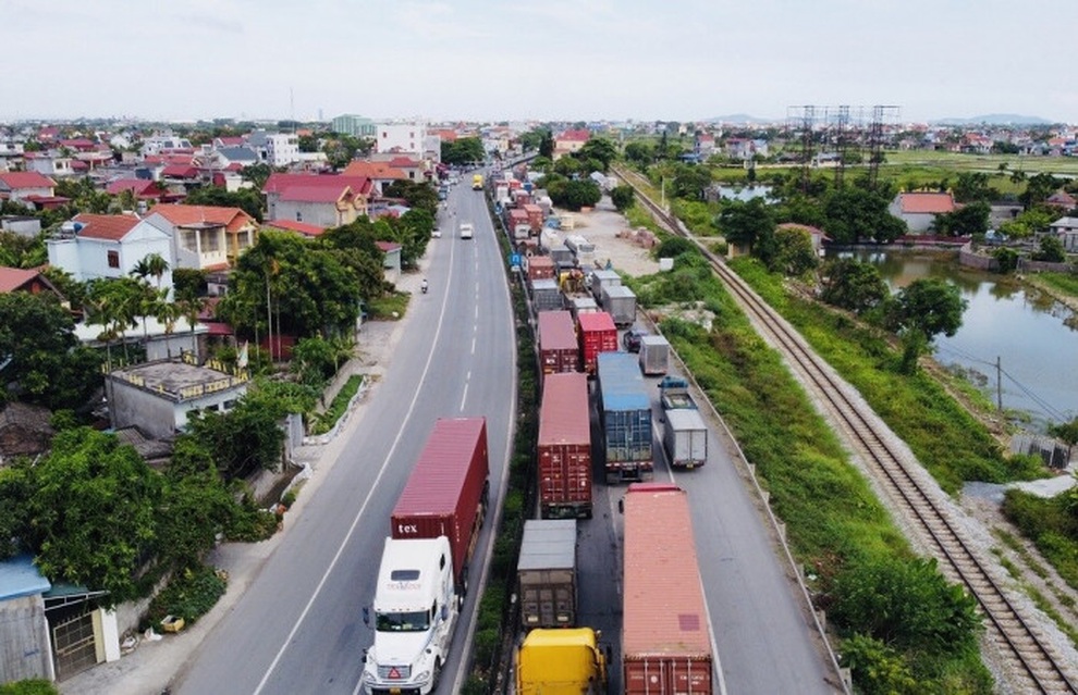 Vì sao Hải Phòng bất ngờ chặn chốt, giao thông ùn tắc kéo dài suốt 3 ngày? - 1 Vì sao Hải Phòng bất ngờ chặn chốt, giao thông ùn tắc kéo dài suốt 3 ngày? - 1