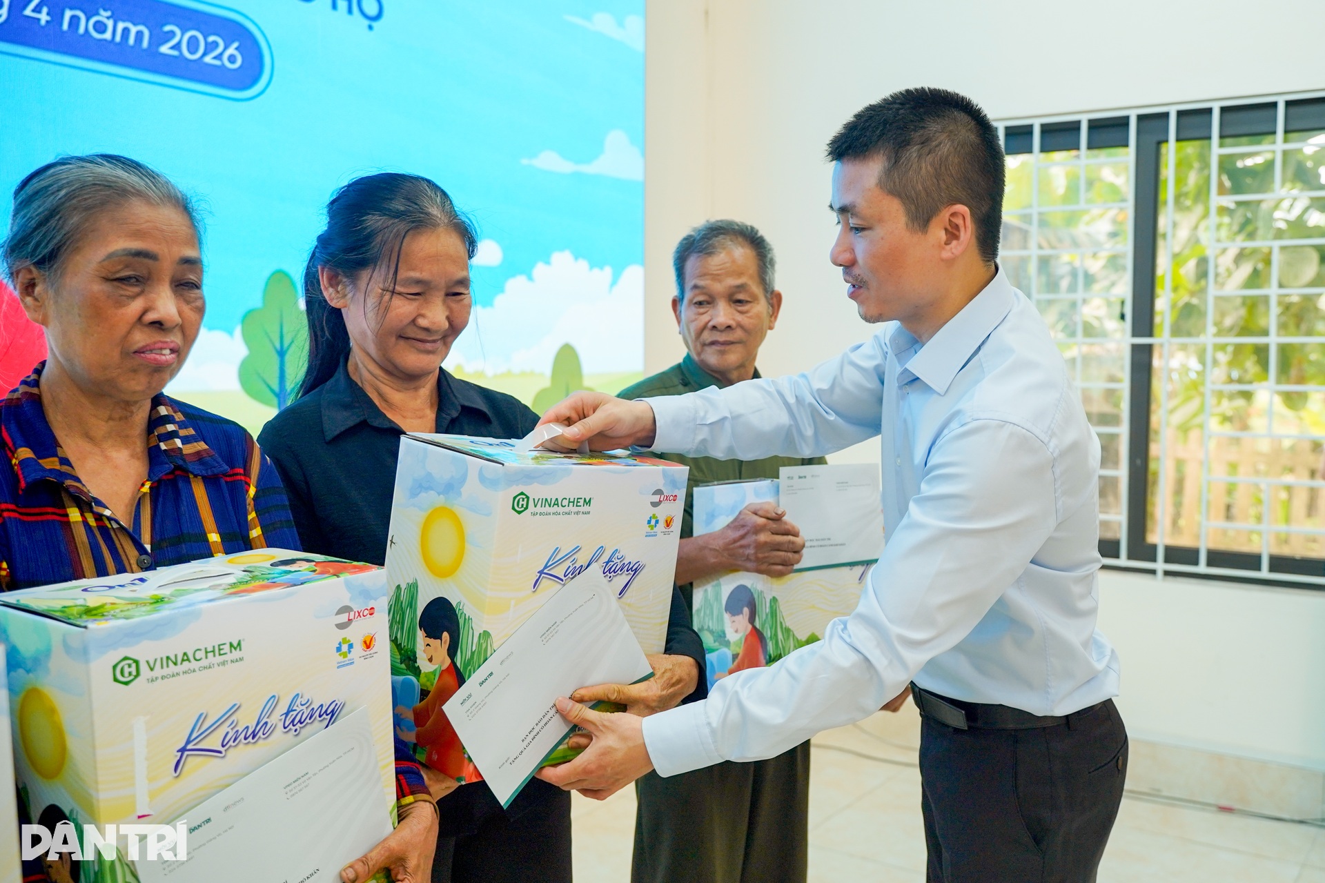 Niềm vui trong những ngôi nhà mới ở Phúc Khánh, Lào Cai - 4
