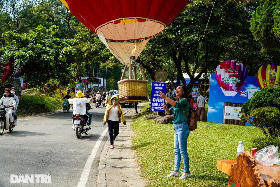 Thích thú với trải nghiệm bay khinh khí cầu ở Ba Vì - 5 Thích thú với trải nghiệm bay khinh khí cầu ở Ba Vì - 5