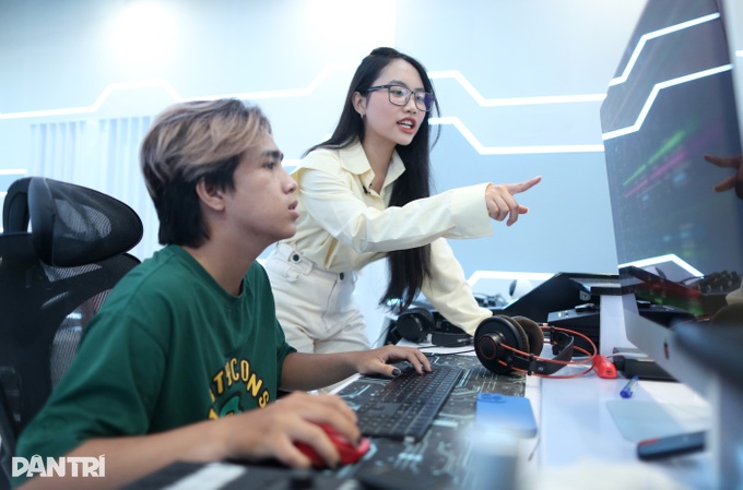 Thần đồng dân ca Phương Mỹ Chi ở tuổi 19: Không ai dám tỏ tình với tôi! - 1 Thần đồng dân ca Phương Mỹ Chi ở tuổi 19: Không ai dám tỏ tình với tôi! - 1